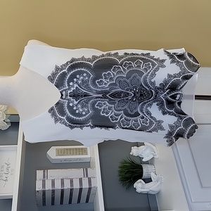 NY&Co Sleeveless top with overlay